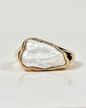 Load image into Gallery viewer, Signet Cloud Pearl Ring Sample
