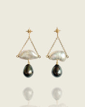 Load image into Gallery viewer, Gray Cloud Pearl Earrings
